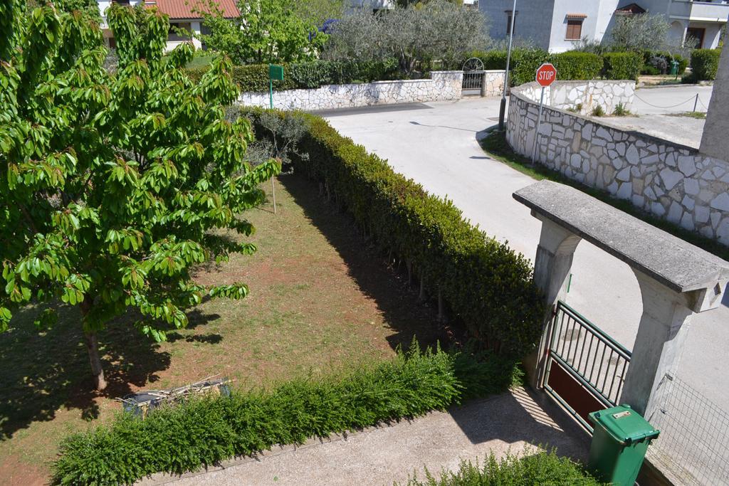 Din-pula Apartmán